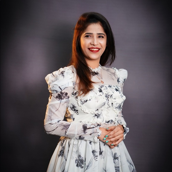 Gowns - Picture 3 of 3